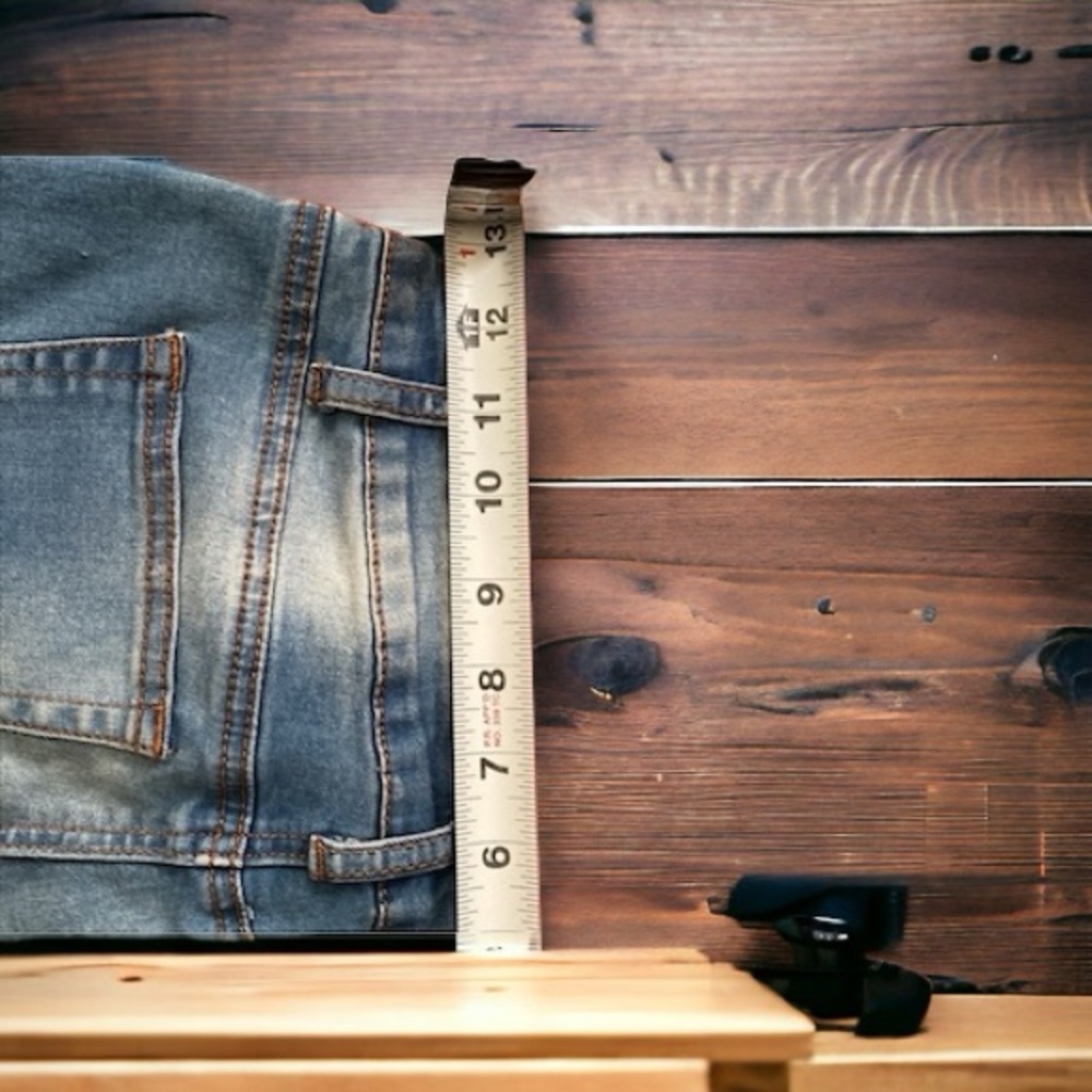 Euc- Distressed, Patchwork Jeans In Pristine Cond… - image 5